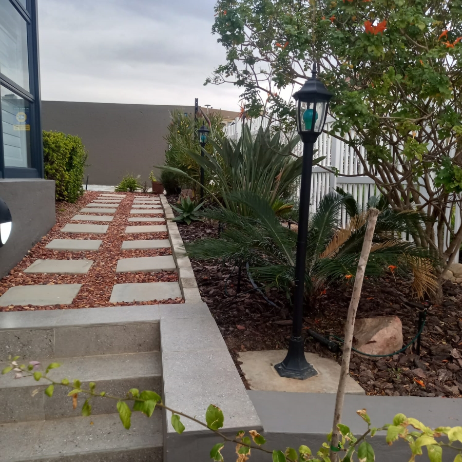 4 Bedroom Property for Sale in Menkenkop Western Cape